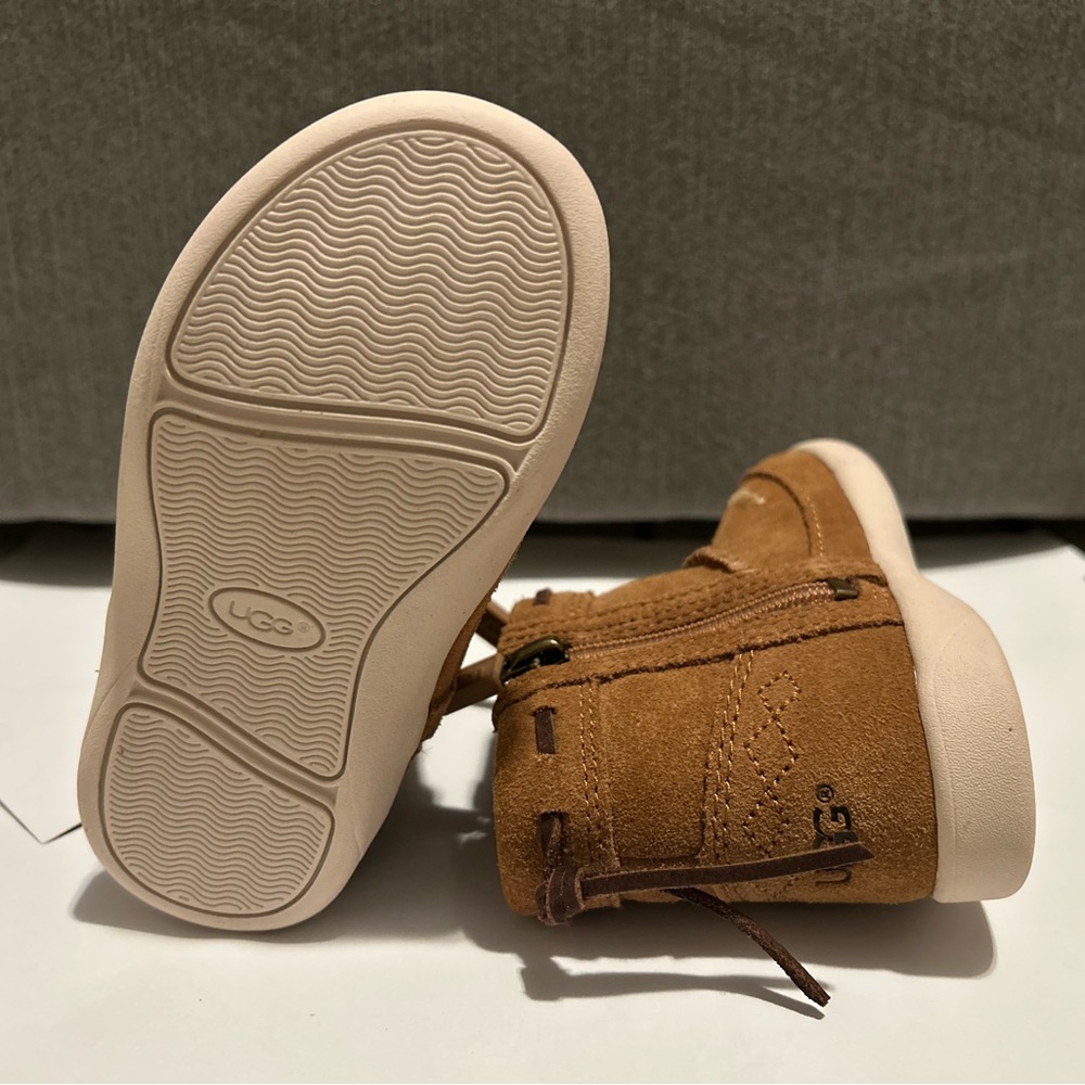 UGG Toddler Cali Moc (Sz 7) - Picture 3 of 6
